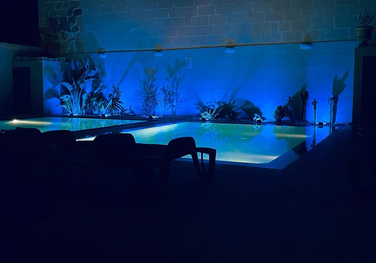가르브 Fiftyfour West Boutique Living B&B 외부 사진