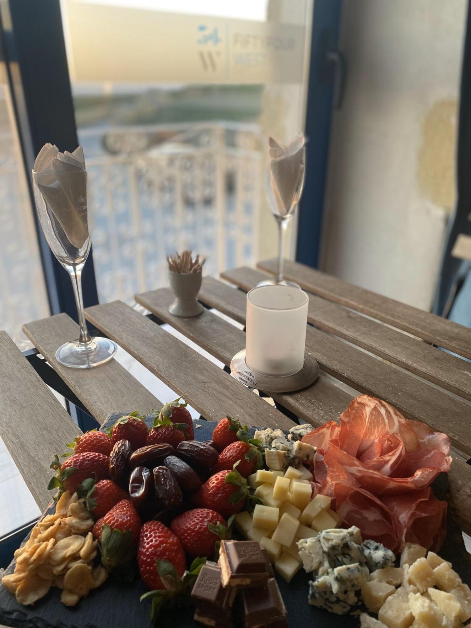 가르브 Fiftyfour West Boutique Living B&B 외부 사진
