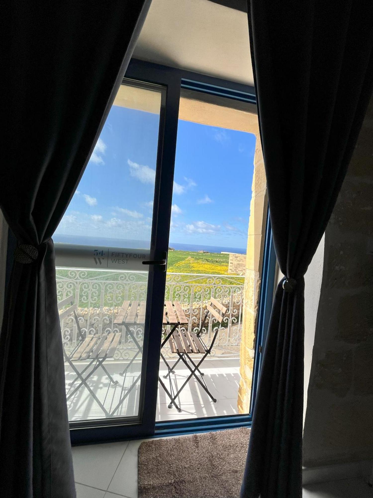 가르브 Fiftyfour West Boutique Living B&B 외부 사진